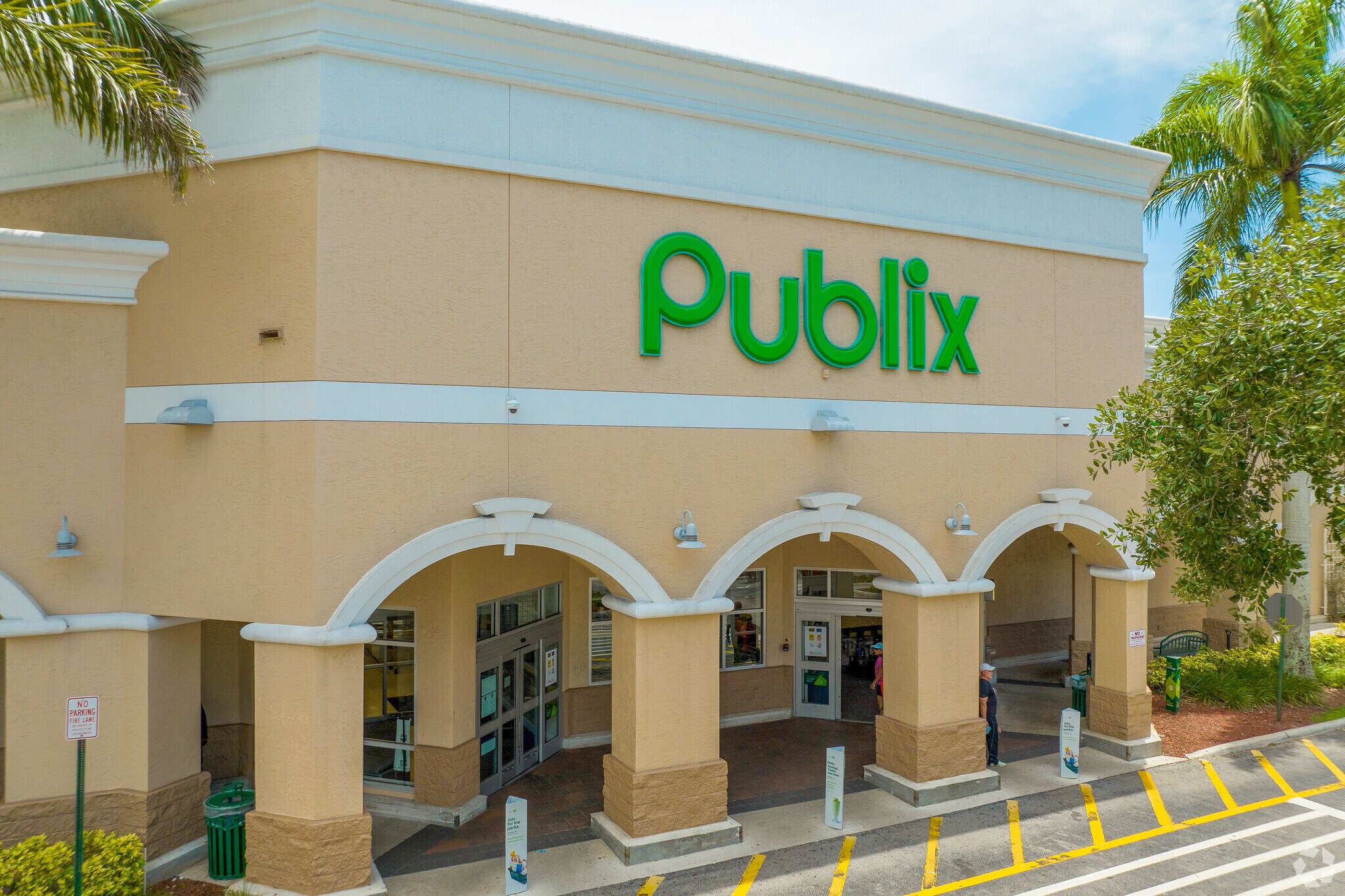 Publix serves the grocery needs of the K S Park neighborhood and surrounding areas.