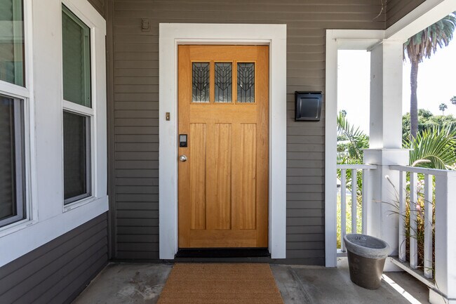 2918 S Harcourt Ave, Los Angeles, CA 90016 - photo 5