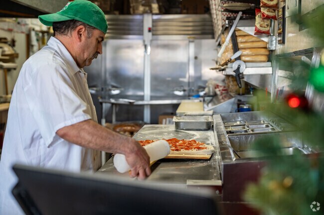 One of Valinda's prized gems is Scardino's Pizza.