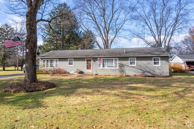 Single homes are common in St. Albans.