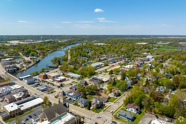 Dundee is on the east side of the Fox River, which offers outdoor adventures.