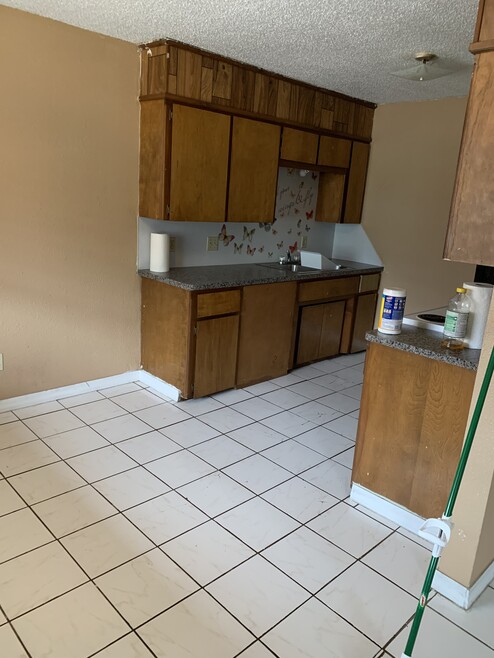 2006 Williams St unit 3, van Buren, AR 72956 - photo 1