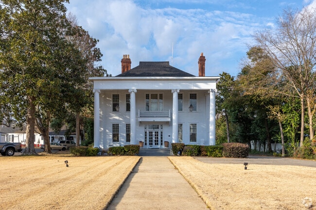 A lovely old home nestled in the heart of historic Dublin, GA, just waiting to share its stories with you.
