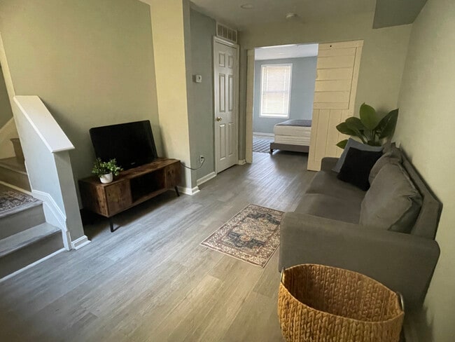 1037 W Baltimore St unit C, Baltimore, MD 21223 - photo 2