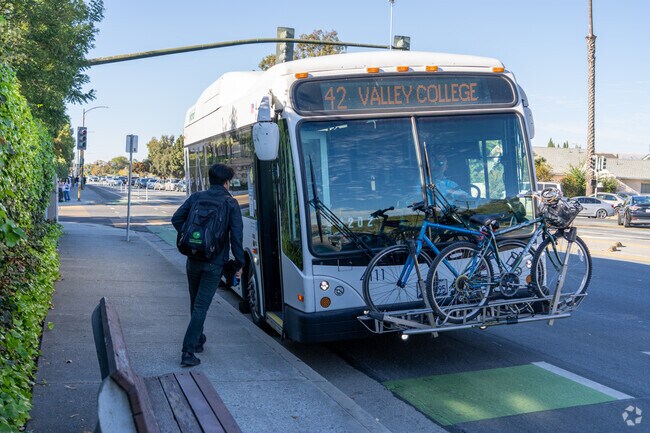 VTA buses offer seamless transit access across the Dove Hill neighborhood.