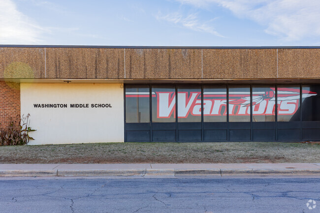 Washington Middle School offer a variety of programs that challenge children.