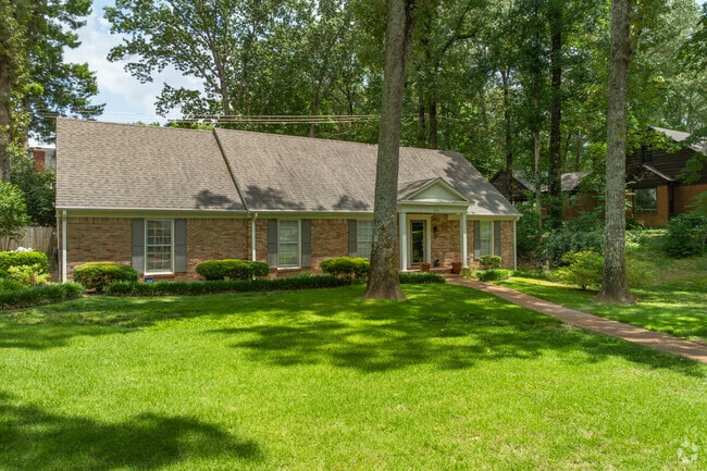Ranch-style homes are sprinkled throughout Kirby Woods.