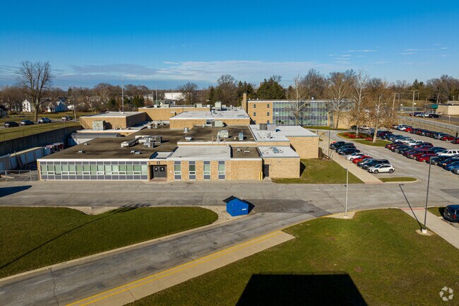 Fort Wayne's Memorial Park Middle School teaches grades 6-8.