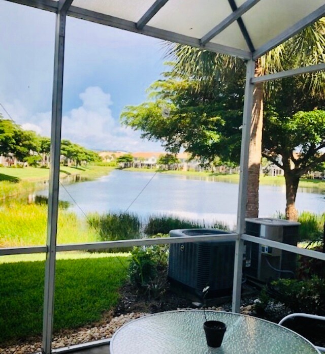 8361 Village Edge Cir unit 8361 VILLAGE EDGE CI, Fort Myers, FL 33919 - photo 5