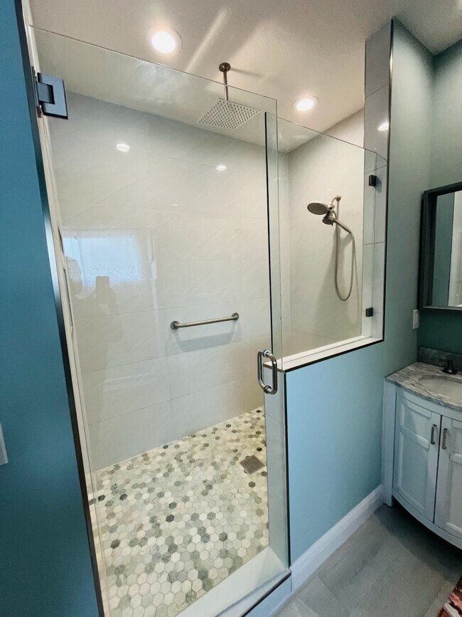 8640 Rockland Dr, Jacksonville, FL 32221 - photo 3