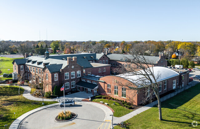 Stormonth Elementary School is a well established school in Fox Point.