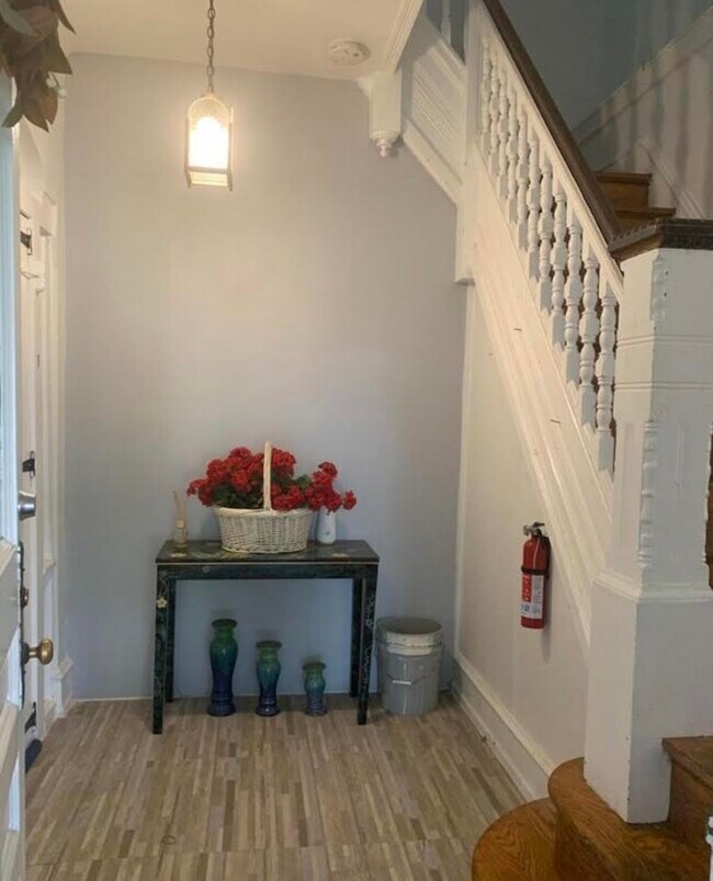 80 W La Crosse Ave, Lansdowne, PA 19050