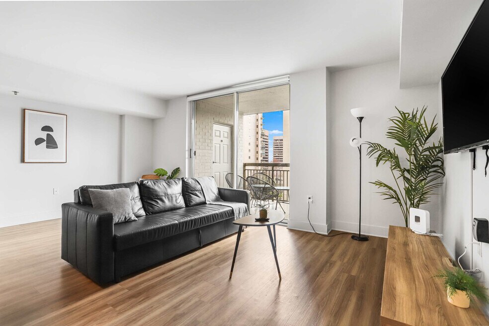 1221 S Eads St unit FL6-ID1056571P, Arlington, VA 22202 - photo 1