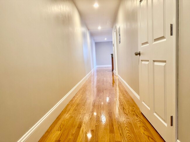 76 Egmont St unit 6, Brookline, MA 02446 - photo 2