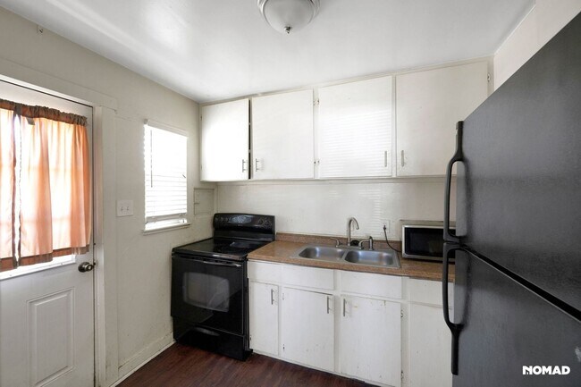 1932 Del Mar Pkwy, Aurora, CO 80010 - photo 3