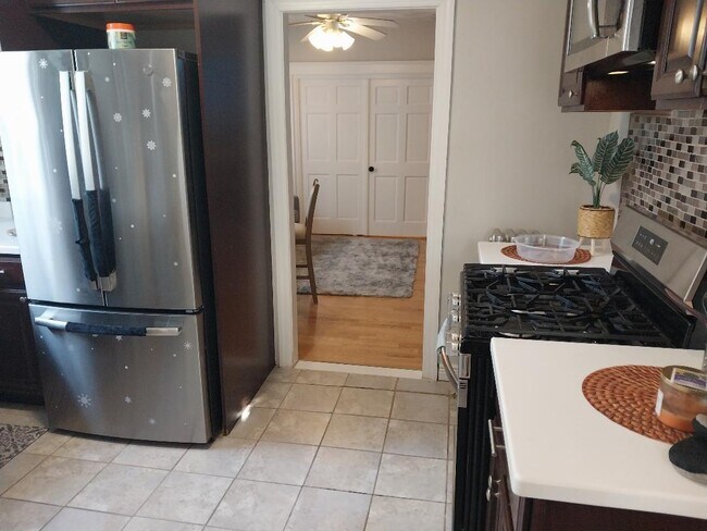 129 Lyme St unit 1, Malden, MA 02148 - photo 4