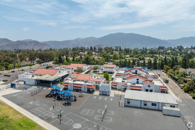 Tierra Linda Elementary School has a student to teacher ratio of 23 to 1.