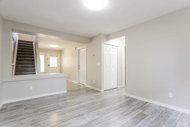 18653 E 42nd Place, Denver, CO 80249 - photo 5