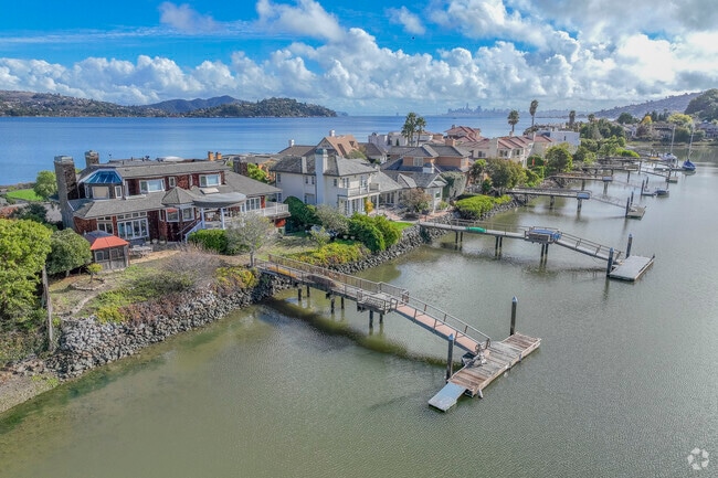 Some of Strawberry's most sought-after homes enjoy waterfront views on all four sides.