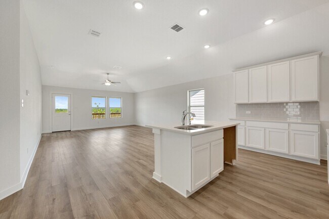 6215 Persimmon Lake, San Antonio, TX 78245 - photo 7