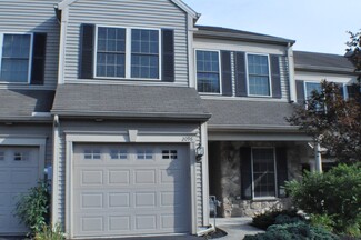 2096 Deer Run Dr, Hummelstown, PA 17036