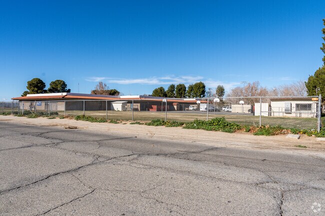 The total minority enrollment at Desert Winds Continuation High School is 92%.