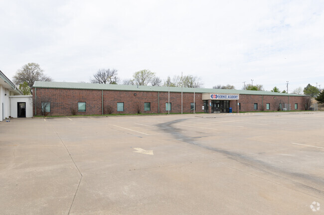 Dove Science Academy Tulsa Junior High School promotes science, technology and math.