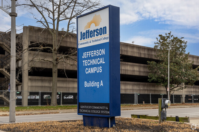 JCTC is a small institution with an enrollment of 2,889 undergraduate students.