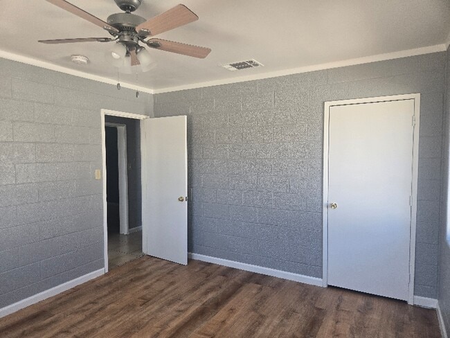 4607 Cory Place, Las Vegas, NV 89107 - photo 2