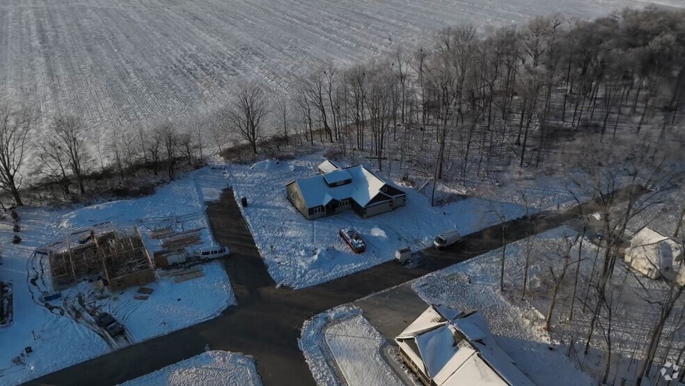 8768 Grand Forest Dr, New Haven, IN 46774 - photo 2