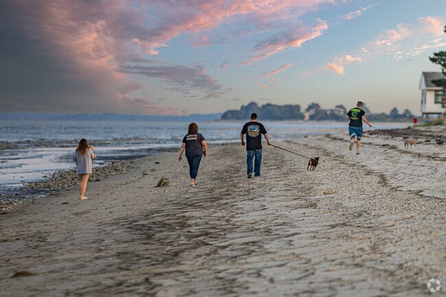 Public access to Big Stone Beach is 30 minutes south-east of Highland Acres.