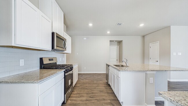 128 Lake Ridge Dr, Broussard, LA 70518 - photo 5