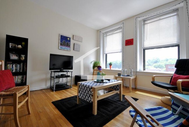 1932 Beacon St unit 6, Brighton, MA 02135 - photo 2