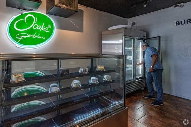O'Cake Pasteleria is where locals enjoy getting fresh baked cakes near Irvin View Pointe.