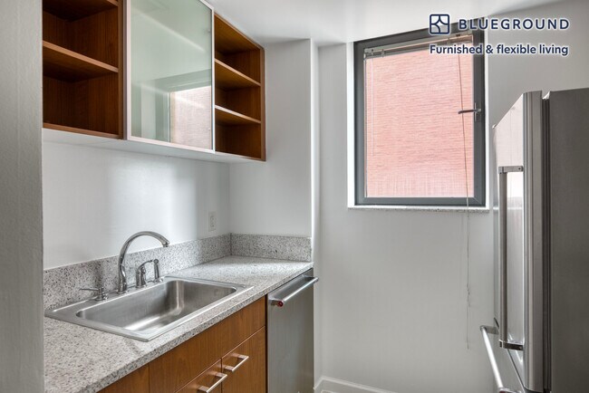 535 W 23rd St unit FL11-ID1481, New York, NY 10011 - photo 7
