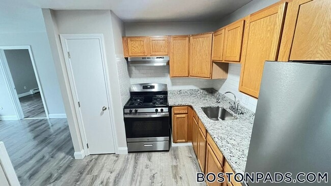 6 Henry Terrace unit 16, Worcester, MA 01607 - photo 3
