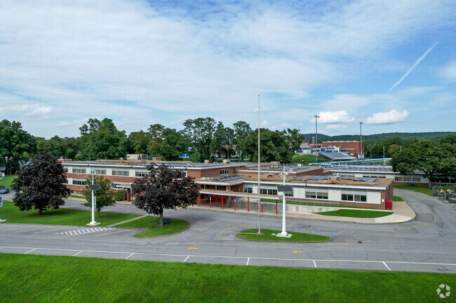 Frank G. Lindsey Elementary School is a highly rated public school in Montrose, New York.