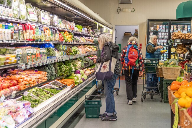 The Good Life Grocery in Bernal Heights has fresh, organic groceries.