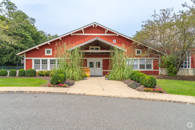 Mendham Country Day School provides education to the little residents of Bernardsville, NJ.