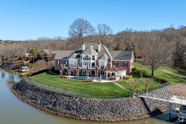 You can find large custom lake side homes in Steele Creek.