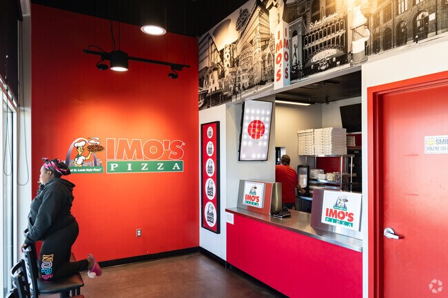 Imo's Pizza delivers St. Louis-style flavor to nearby Glen Echo Park.