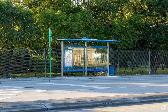Metro Bus services are available in Pinewood Park.