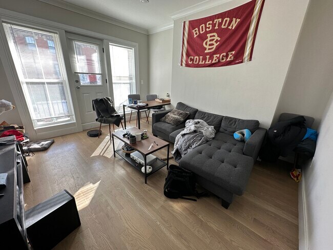 16 Lanark Rd unit 4, Brighton, MA 02135 - photo 2