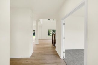 7072 Jackson Dr, Cumberland, IN 46229