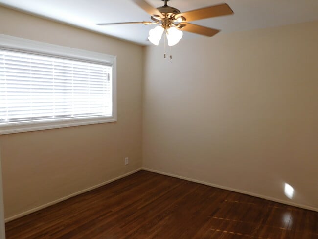 1700 W Victory Blvd unit 1702 F, Burbank, CA 91506 - photo 4