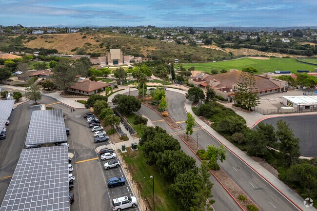 La Costa Canyon High School provides excellent education near Leucadia.