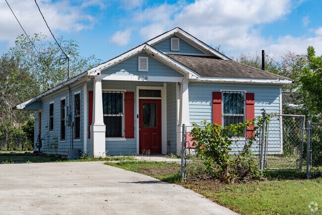 A bungalow-style home located on the northern side of La Villa.