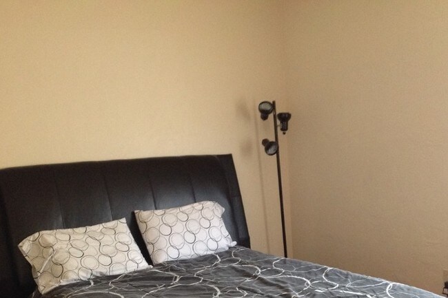 1909 Harding St unit 2, Hollywood, FL 33020 - photo 5