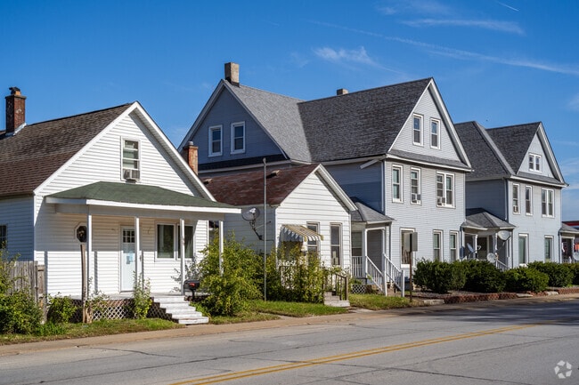 Bungalows and Craftsman homes offer Fejervary residents a range of options to fit any budget.