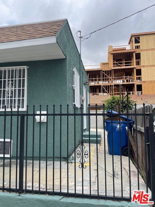 4348 Lima St, Los Angeles, CA 90011 - photo 2